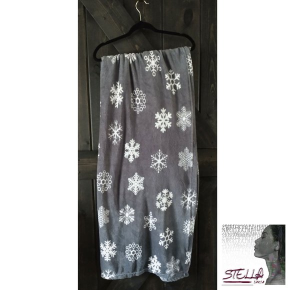 ❄️ EHF Holiday Snowflake Throw Blanket - Picture 1 of 2